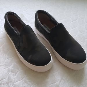 BNWT Steve Madden Camo Slip Ons